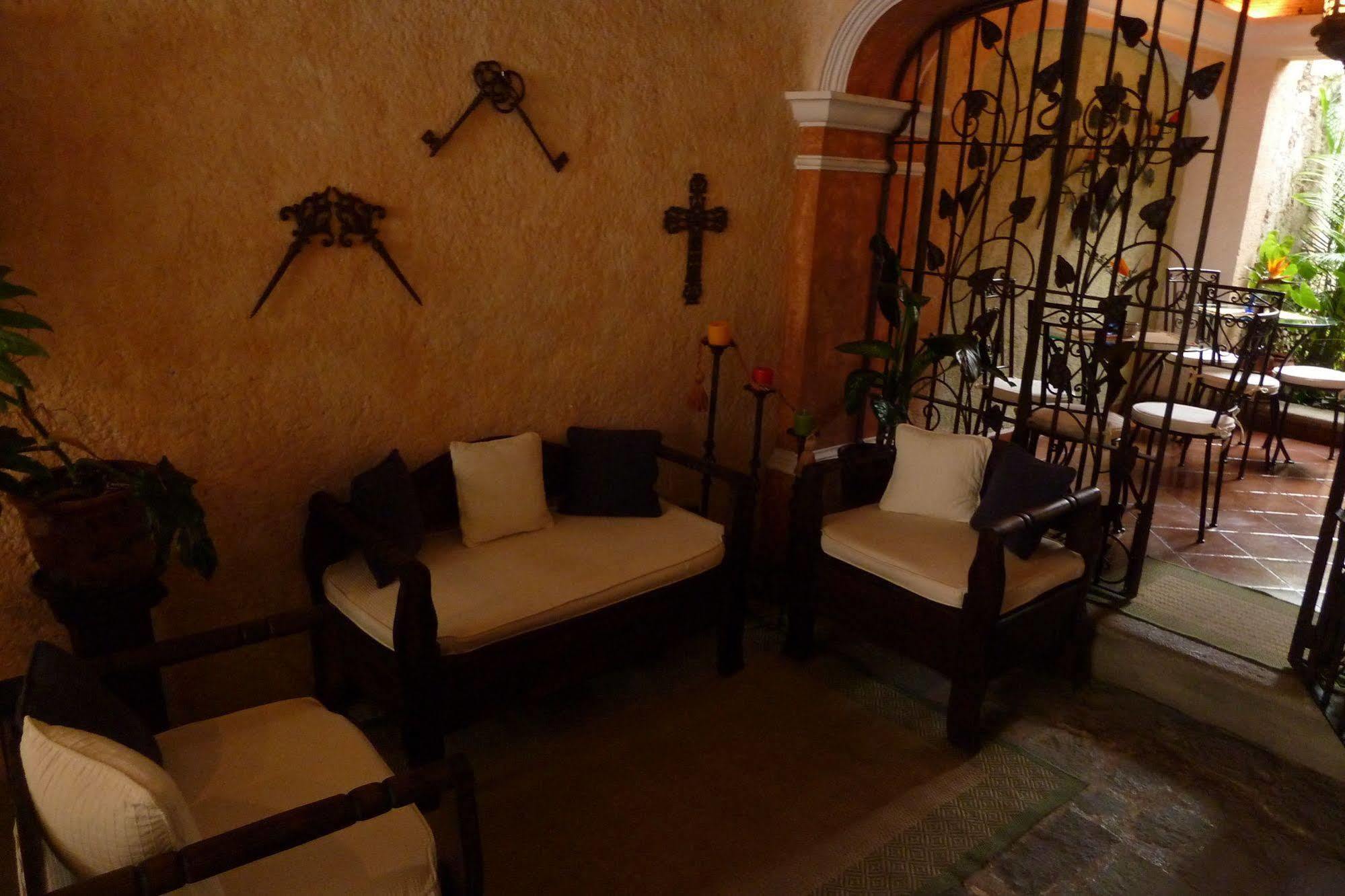 D'Leyenda Hotel Antigua Eksteriør billede