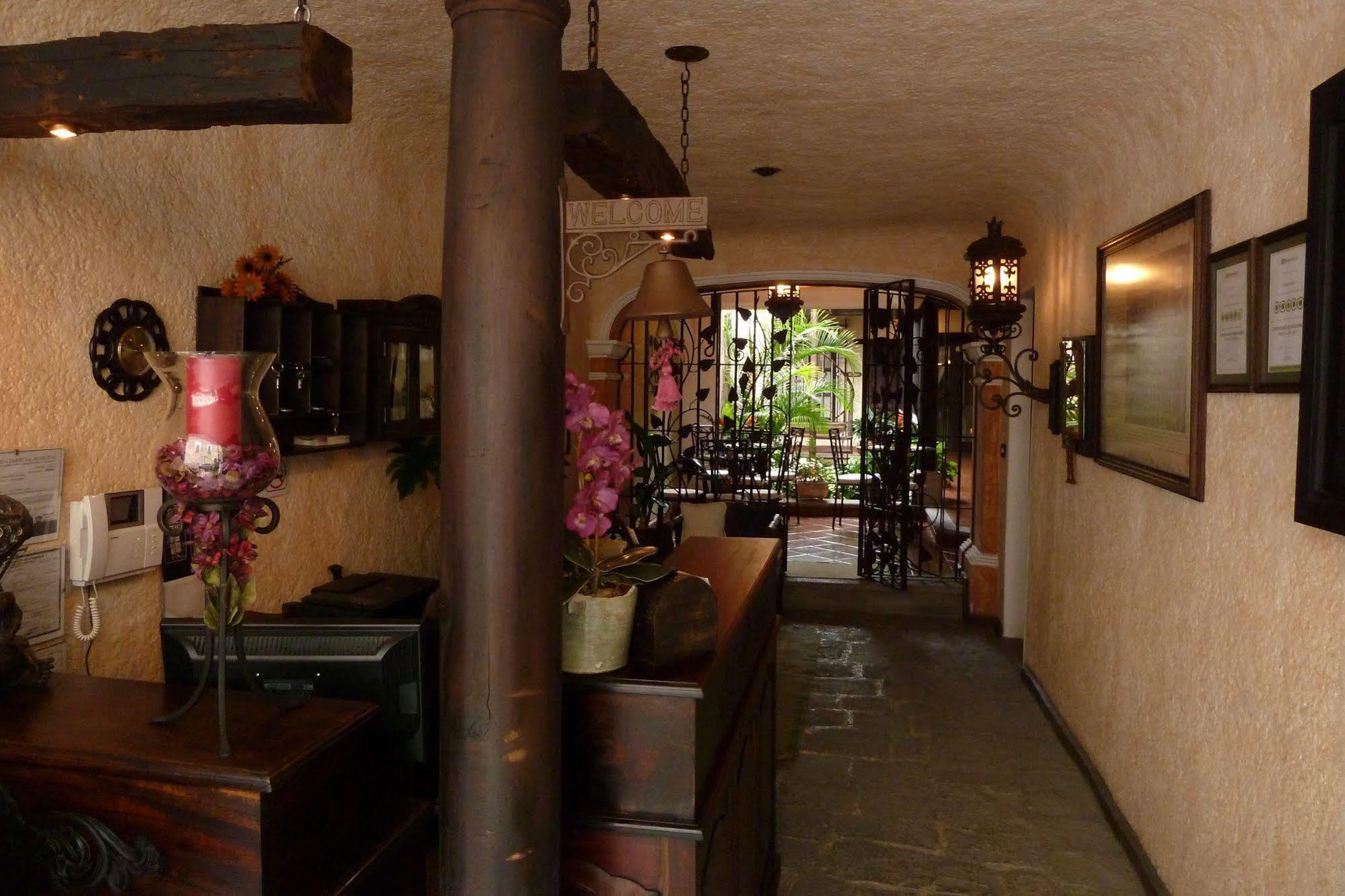 D'Leyenda Hotel Antigua Eksteriør billede