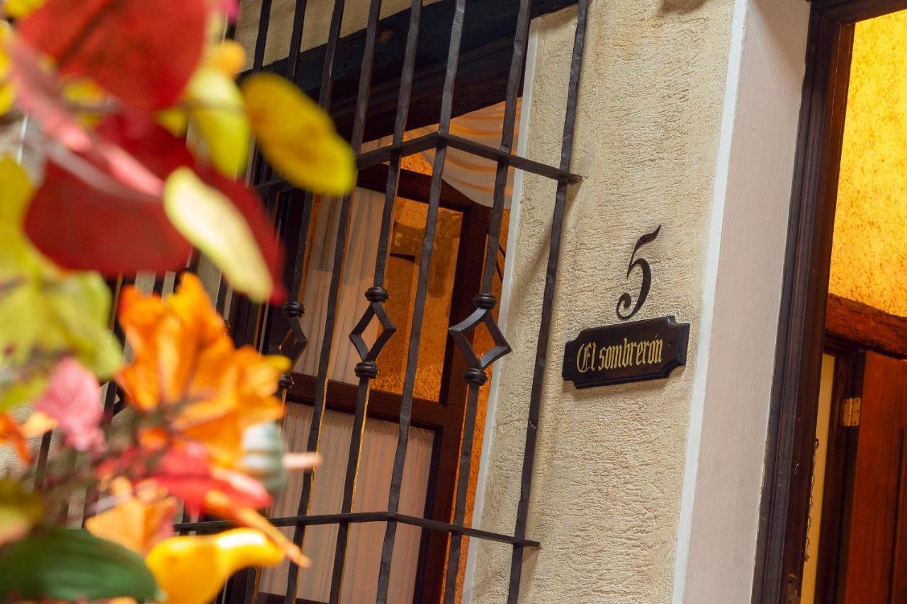 D'Leyenda Hotel Antigua Eksteriør billede